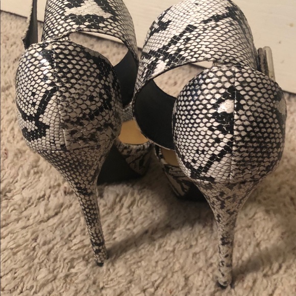 Just Fab Snake skin High heels - Picture 3 of 4